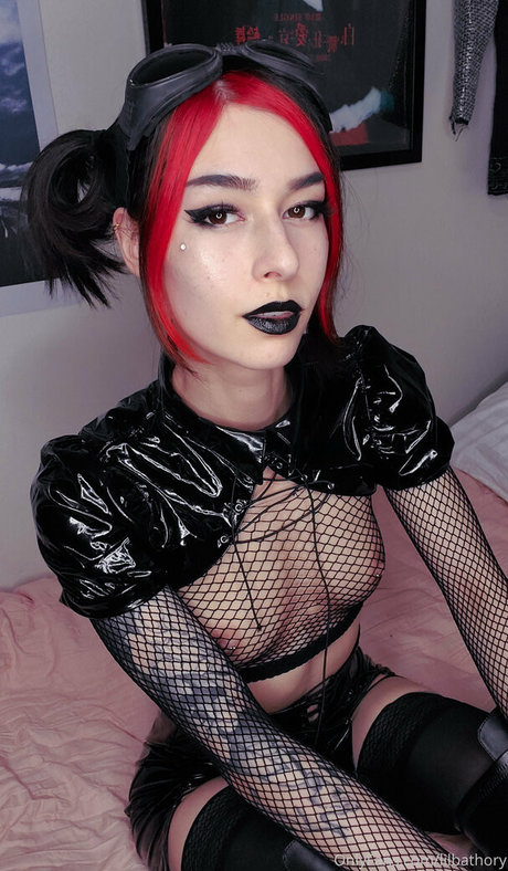 lilbathory model top img