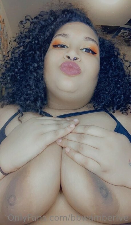 bbwamberlve hot actress img