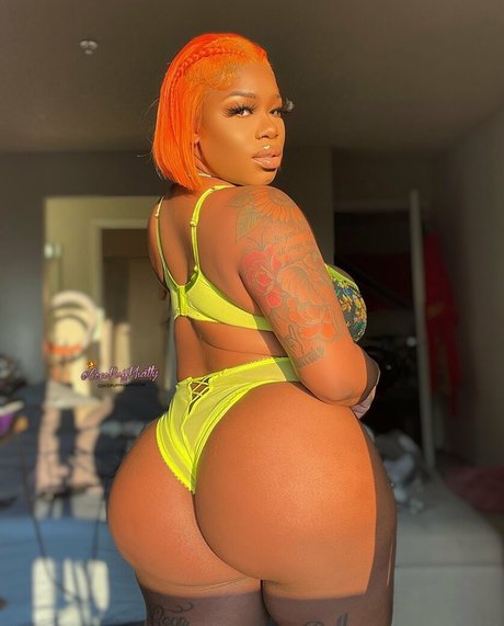 phattgirlcoco model hd photos