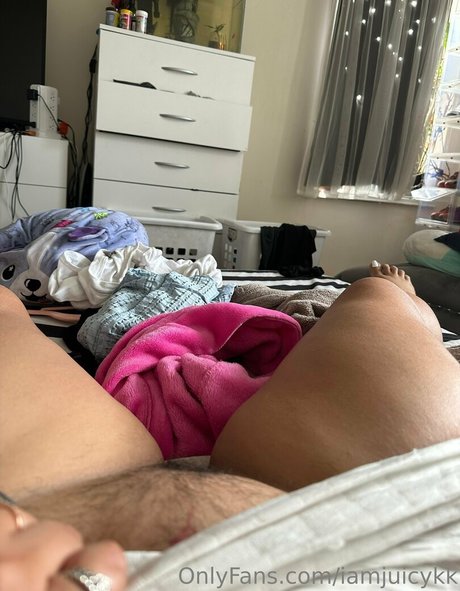 iamjuicykk erotic pornstar pictures