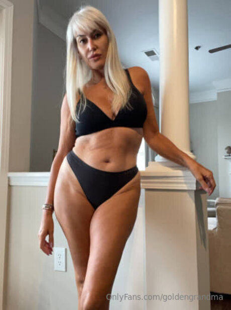goldengrandma high quality model pic