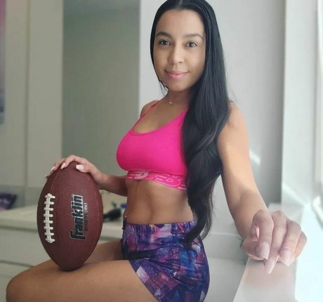 Isabella Lopez pornographic model pictures