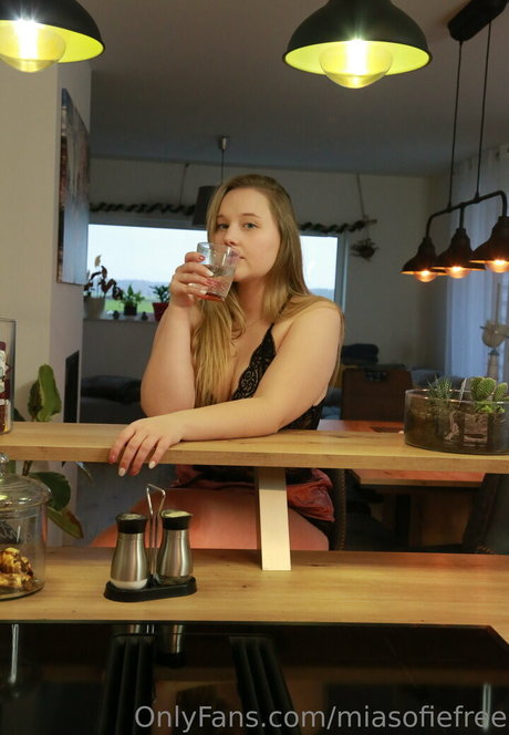 miasofiefree star porn img