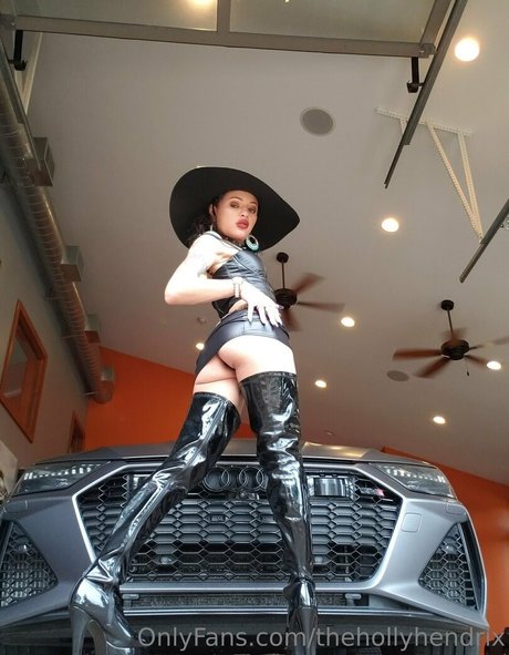 Holly Hendrix Profile photo