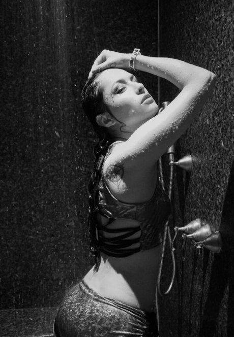 Angela Bermudez naked model pictures