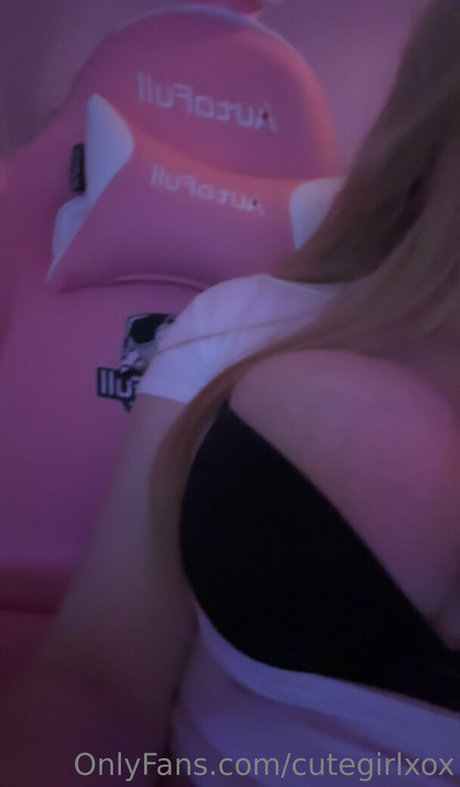 nekoalise model high quality pic