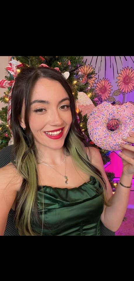 Skyytea sexy model gallery