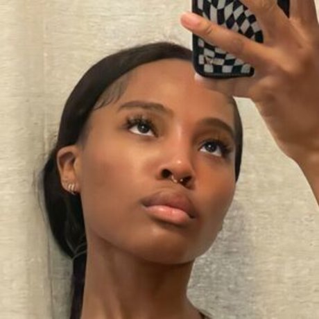 Quenlin Blackwell adult model archive