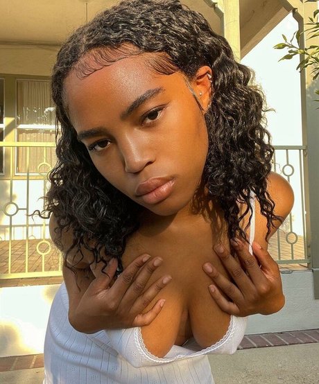 Quenlin Blackwell hot pornstar picture