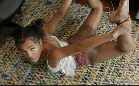 Quenlin Blackwell model beautiful pics