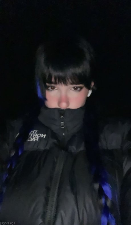 Arielle Maxine hot star image