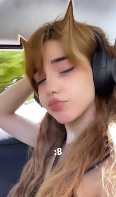 Arielle Maxine actress pictures