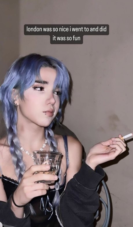 Arielle Maxine hot actress picture