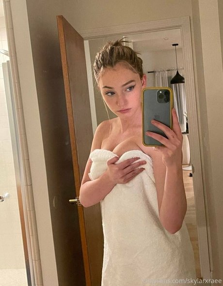 Skylarxraee free pornstar picture