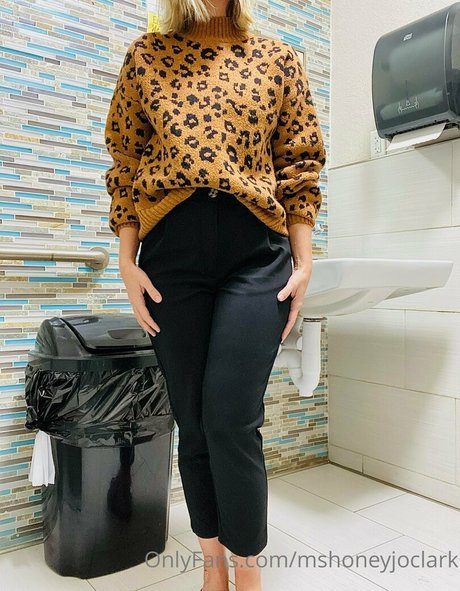 Mshoneyjoclark sexy actress archive