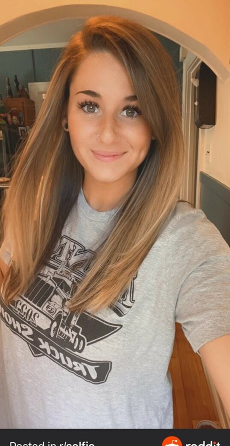 dreamweaver1996 erotic actress pictures