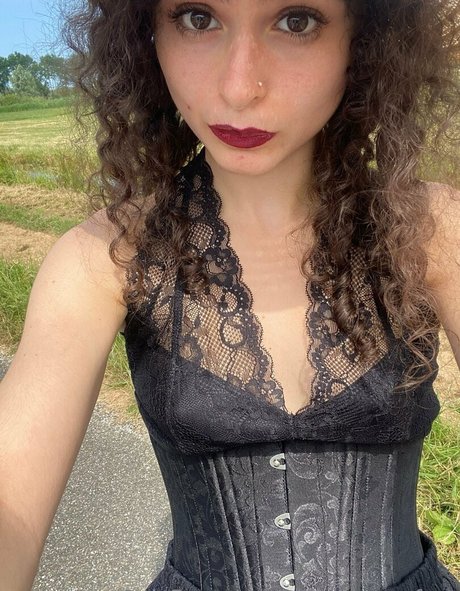 kittydawsonfree hot model pic