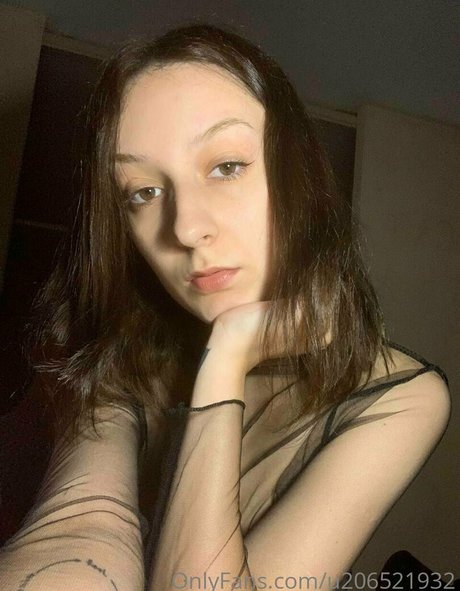 pppoisonnnivy art actress gallery