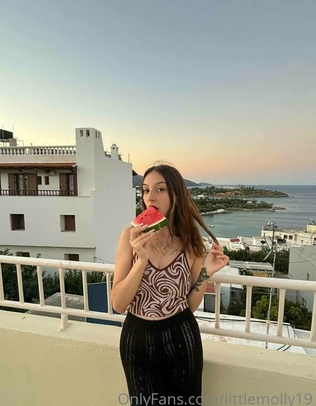 pppoisonnnivy model hot photo