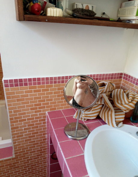 alice inwonderland96 model exclusive image