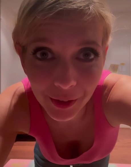 Rachel Riley model xxx picture