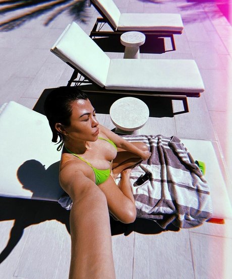 Kourtney Kardashian art pornstar img