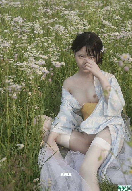 blacqkl model hot photo