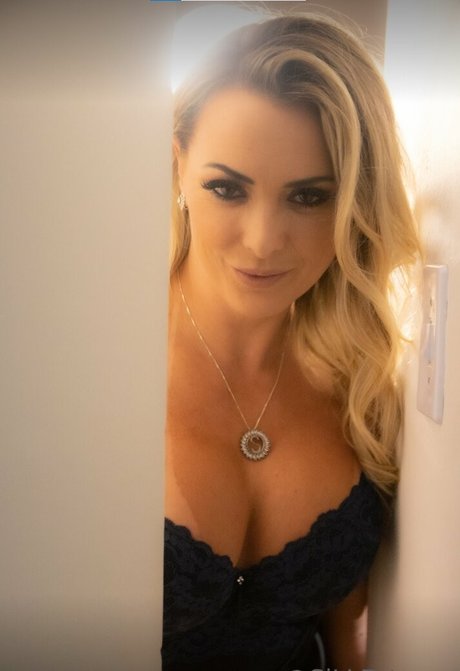 Sill Esteves exclusive model archive