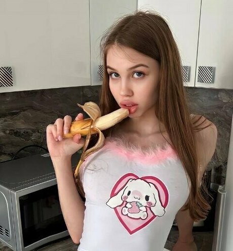 chloe ira pornstar exclusive images