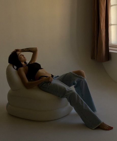 blonde secretary onlyfans hd pic