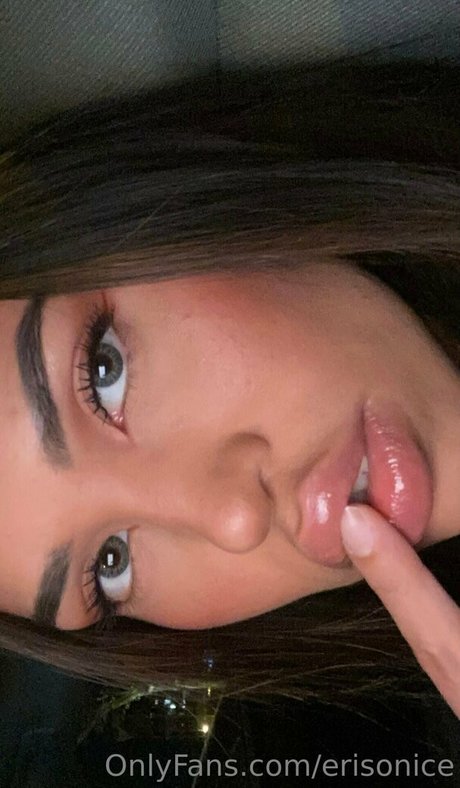 erisonice model naked pic