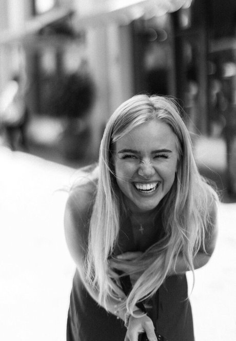 Eva Vlaardingerbroek hot pornstar pictures