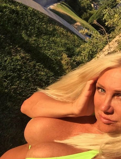 Linda Claridge star nudes pics