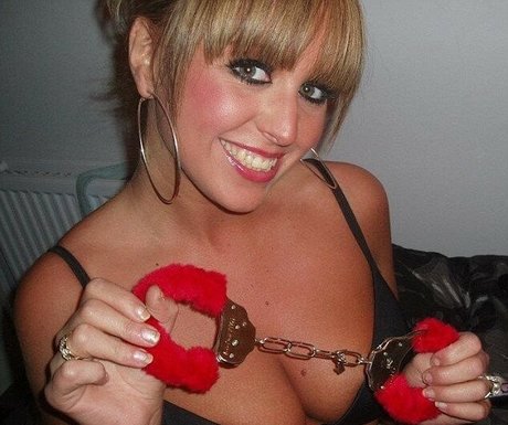 Lauren Penney art model pics