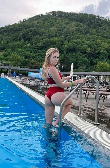 jinx roses pretty actress img