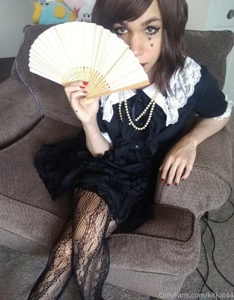 kitkat44 beautiful model img