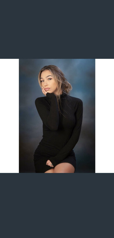 aliaremyinitials model porn gallery