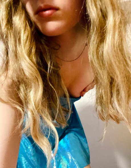 Qtiebuns ASMR sex model galleries