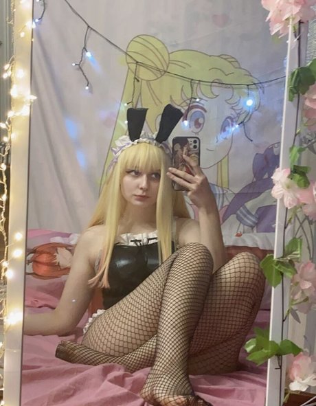 mia green tea model naked galleries