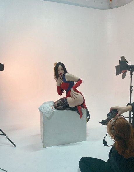 mia green tea naked pornstar image