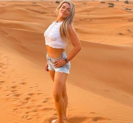 Session Moth Martina porn model pictures