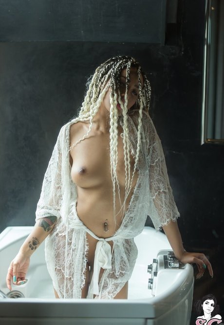 Rikae Crisi pornstar beautiful img