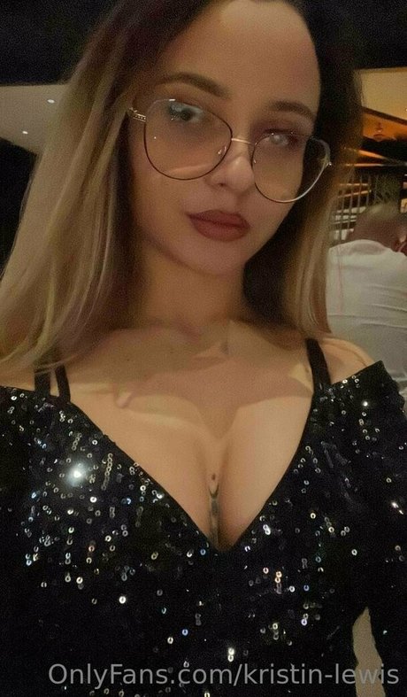 kristin lewis model beautiful pic