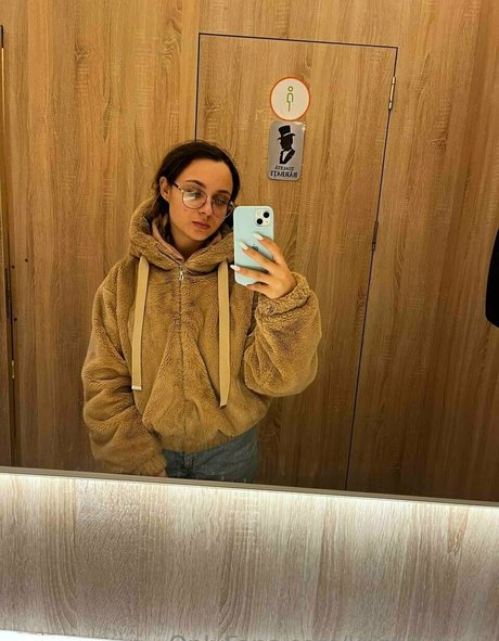 kristin lewis hot model images