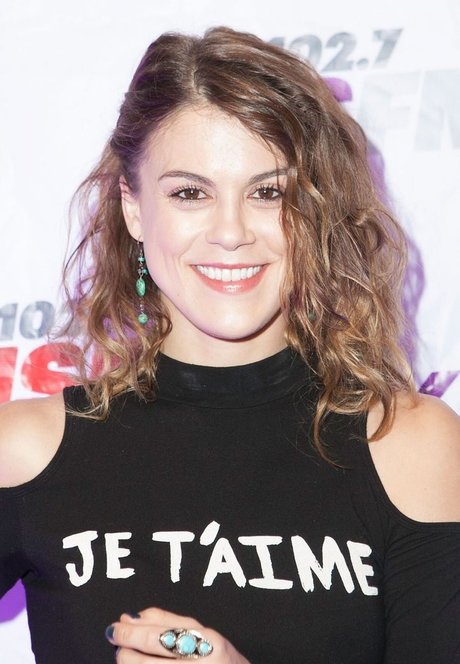 Lindsey Shaw pornographic star picture