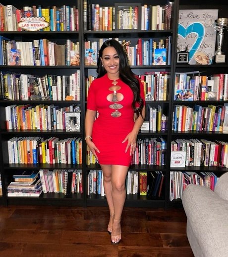 Lulu Reyes pornstar pic