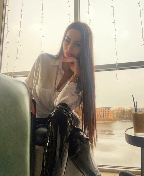 alexxxa queen model art image