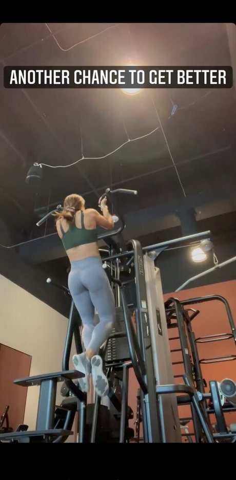 Raquel Rodriguez model top image