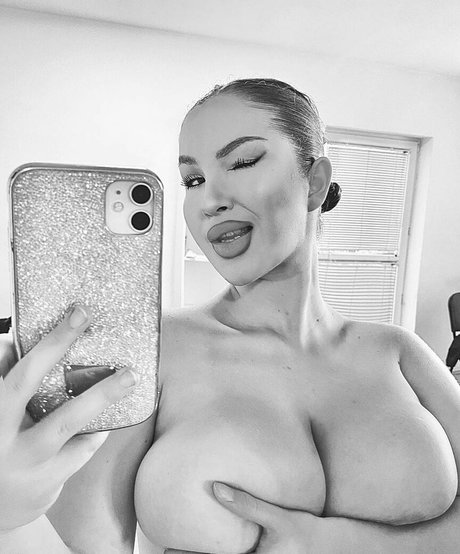 Nika Arven pornographic model photo