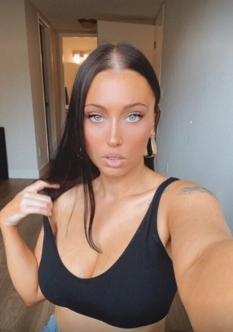 daniellelancaster model pornographic pics